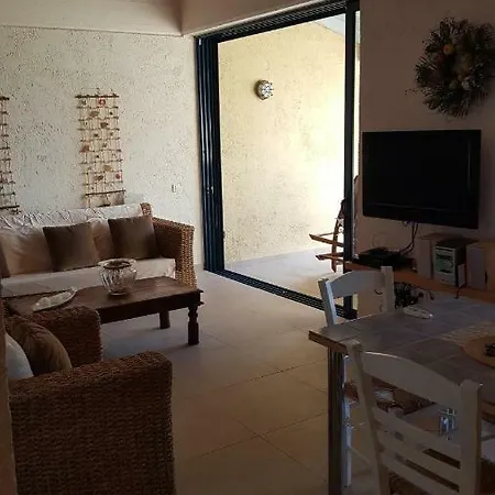 Bessie's Seaside Apartamento